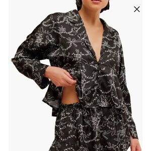 Free People intimately Black Floral Button-Down sleep Blouse size XL.